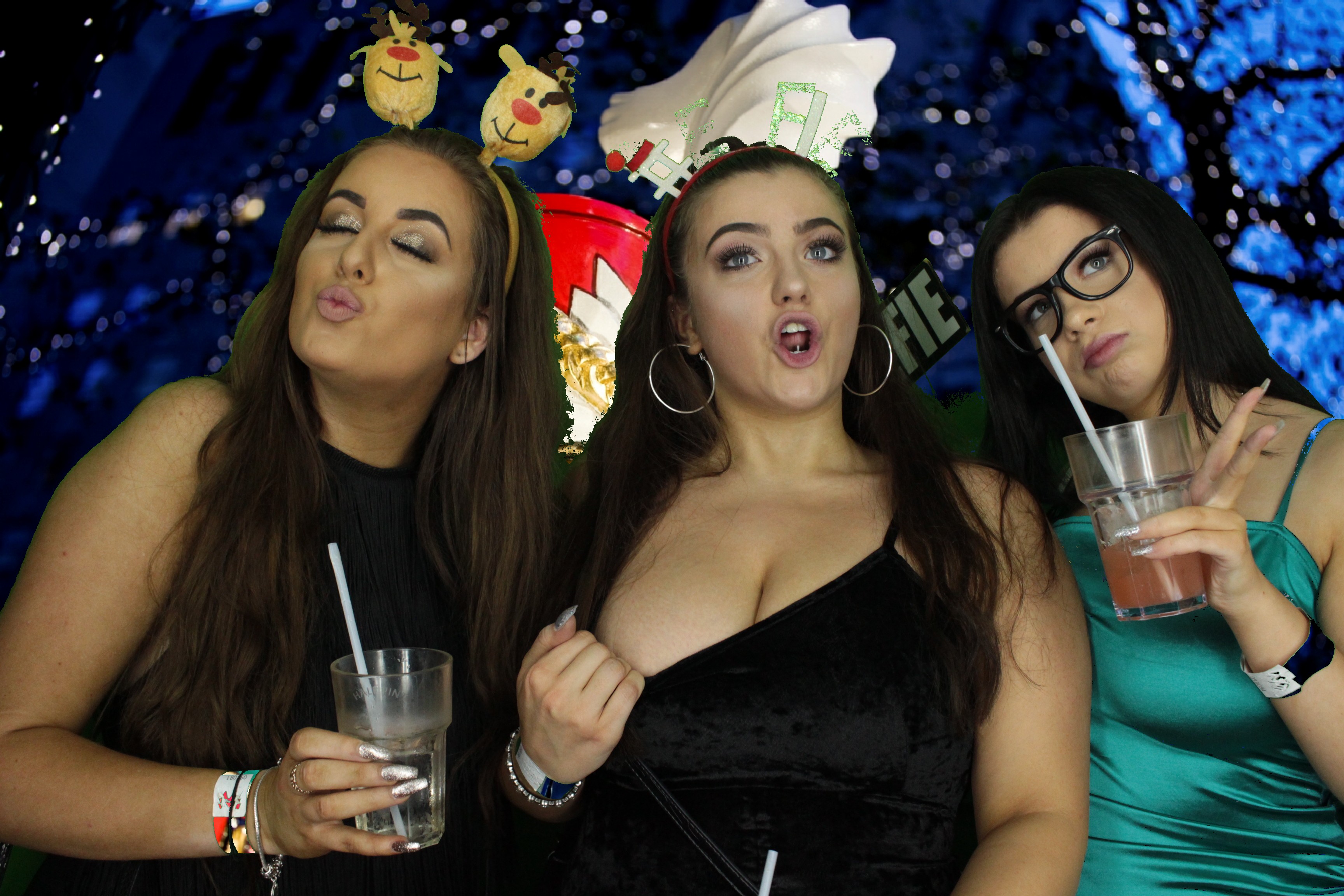 One Line Christmas Party | View more photos from the event at gallery.myphotoboothexperience.co.uk/u/MyPhotoBoothExperienceLtd/One-Line-Christmas-Party
